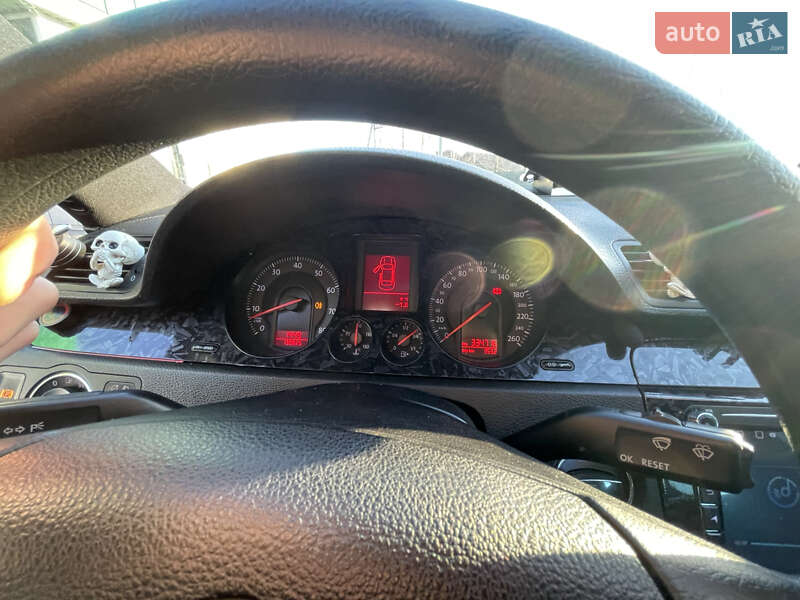 Седан Volkswagen Passat 2005 в Турійську