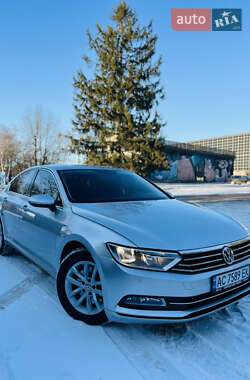 Седан Volkswagen Passat 2016 в Луцьку