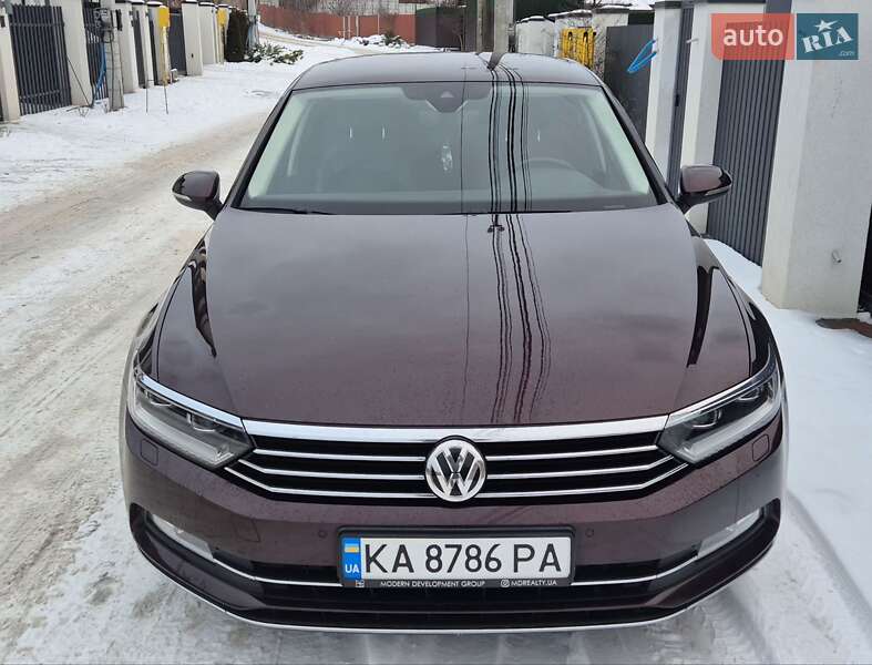 Седан Volkswagen Passat 2015 в Киеве
