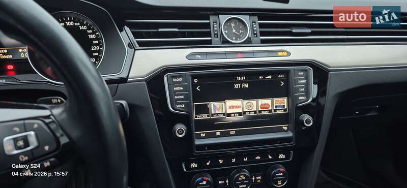 Седан Volkswagen Passat 2015 в Киеве