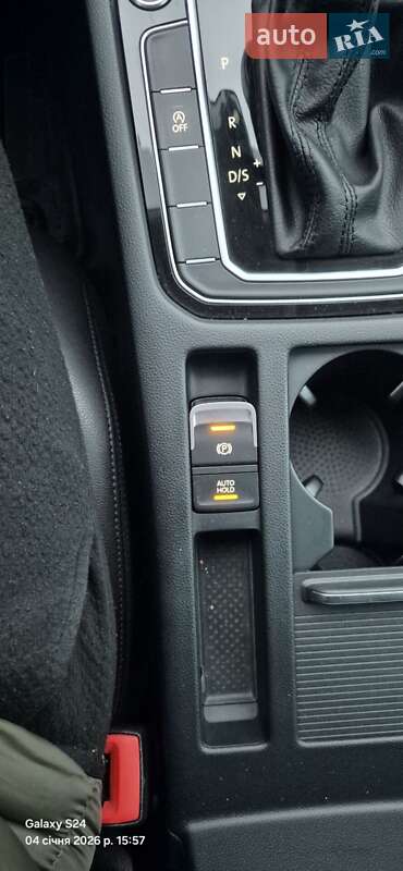 Седан Volkswagen Passat 2015 в Киеве