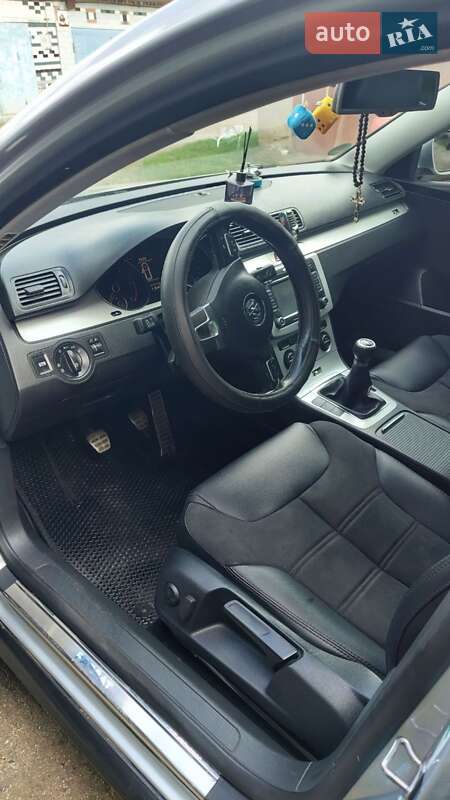 Универсал Volkswagen Passat 2009 в Волочиске