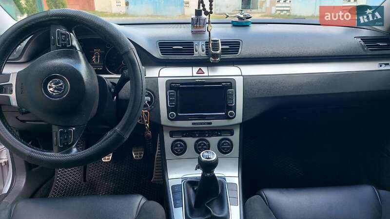 Универсал Volkswagen Passat 2009 в Волочиске