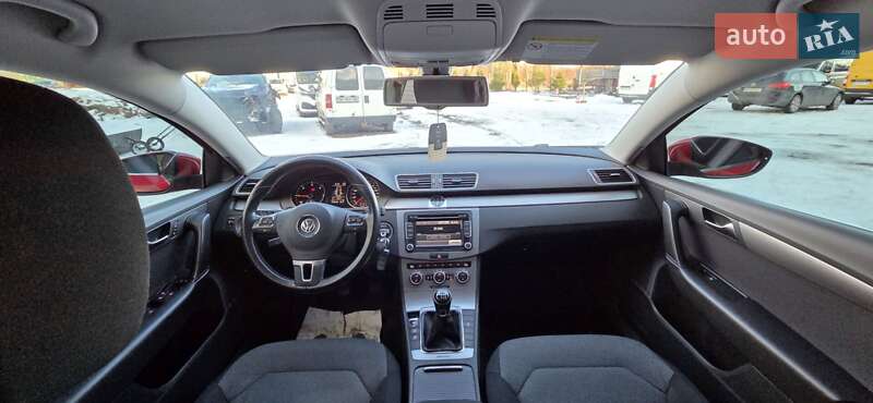 Універсал Volkswagen Passat 2013 в Радивиліві