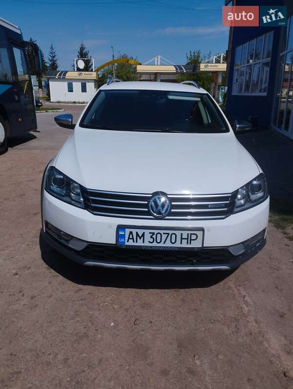 Универсал Volkswagen Passat 2014 в Житомире