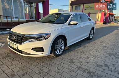 Седан Volkswagen Passat 2020 в Луцке