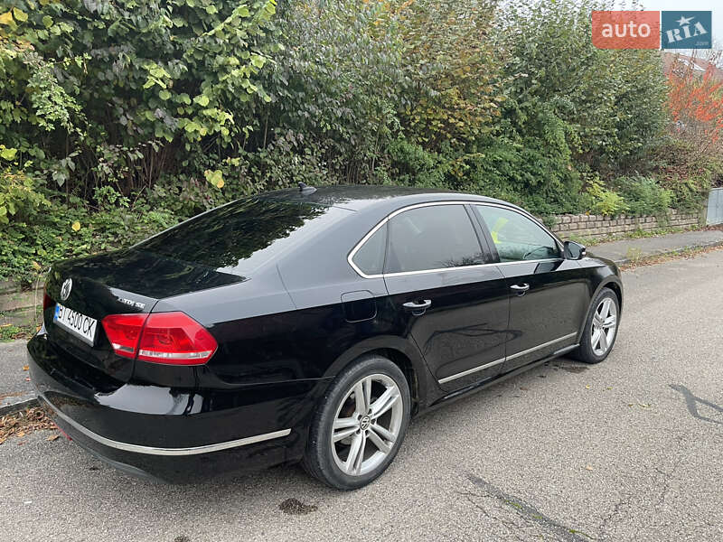 Седан Volkswagen Passat 2013 в Новояворівську