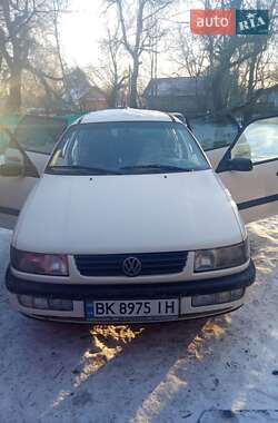 Универсал Volkswagen Passat 1995 в Ровно