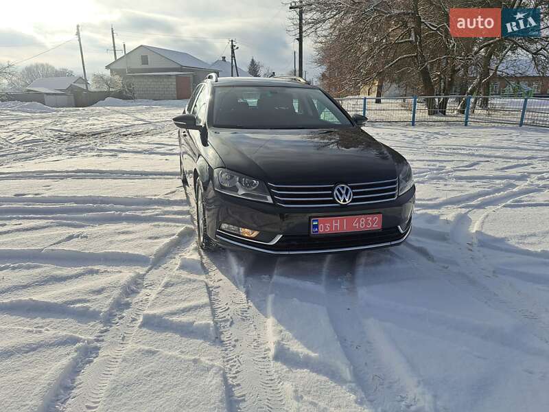 Універсал Volkswagen Passat 2012 в Харкові