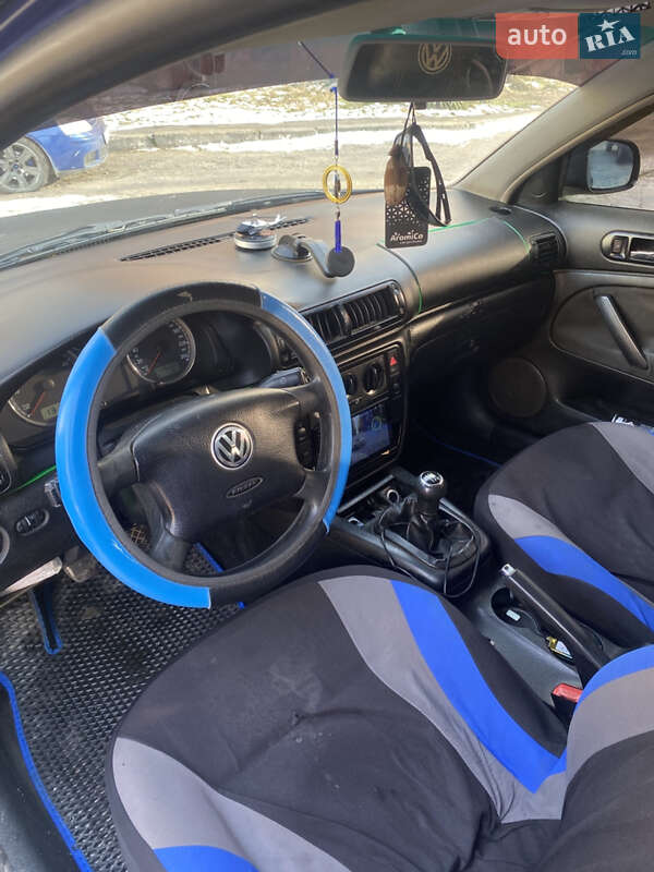 Универсал Volkswagen Passat 2001 в Яворове