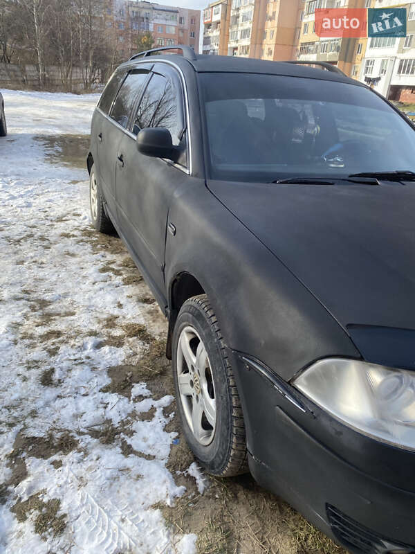 Универсал Volkswagen Passat 2001 в Яворове