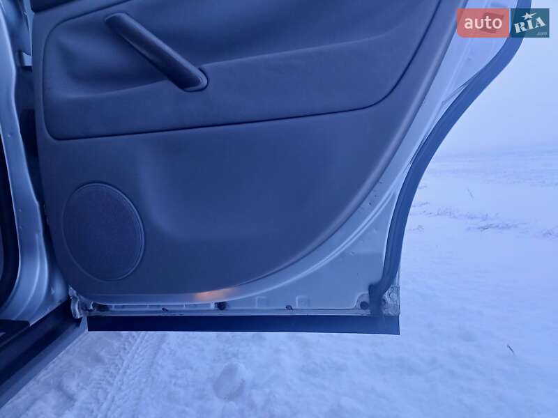 Універсал Volkswagen Passat 2004 в Решетилівці