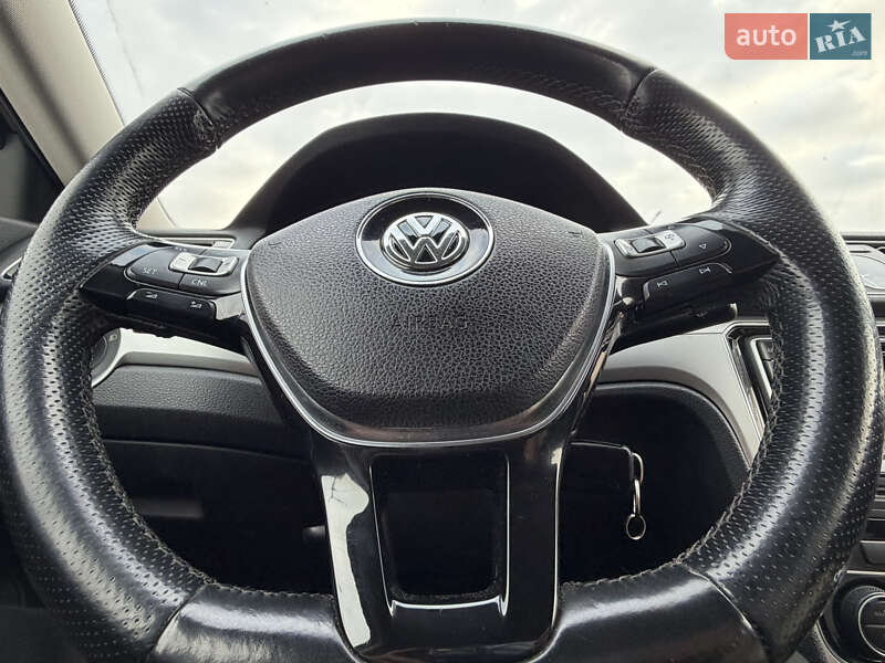 Седан Volkswagen Passat 2016 в Солотвині