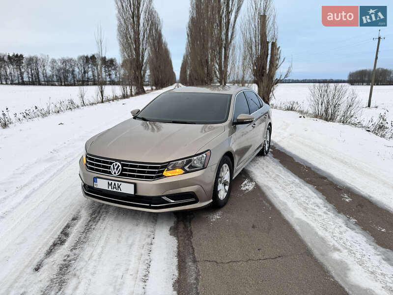 Седан Volkswagen Passat 2015 в Києві