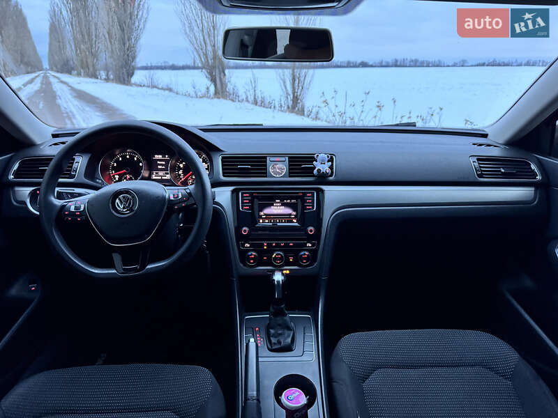 Седан Volkswagen Passat 2015 в Києві