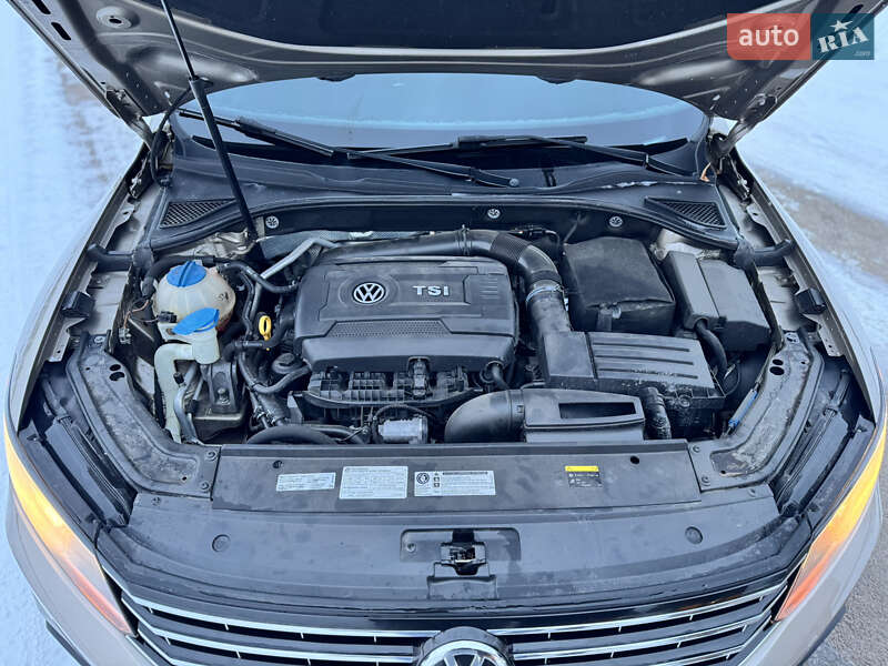 Седан Volkswagen Passat 2015 в Києві