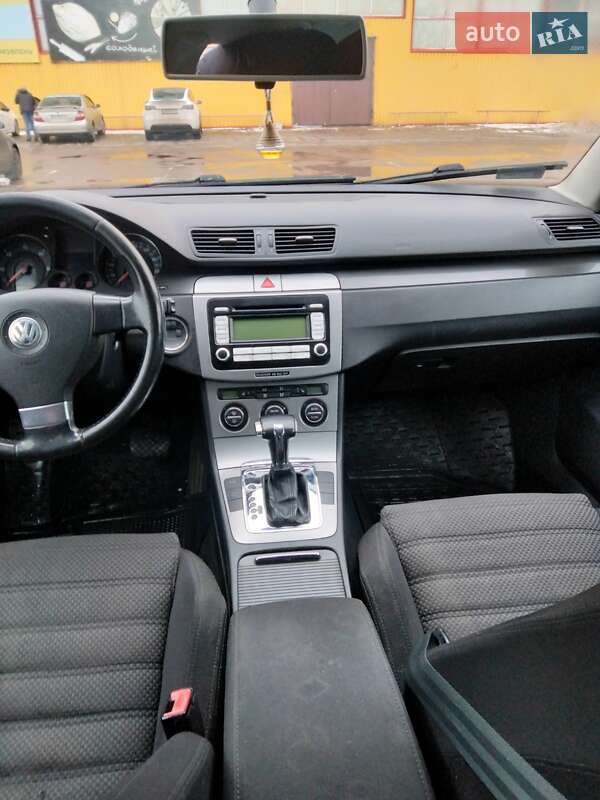 Універсал Volkswagen Passat 2006 в Житомирі