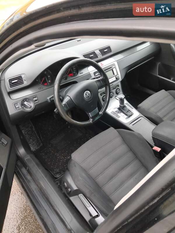 Універсал Volkswagen Passat 2006 в Житомирі