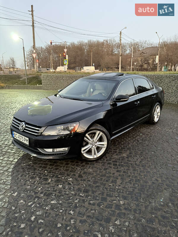 Седан Volkswagen Passat 2011 в Львові