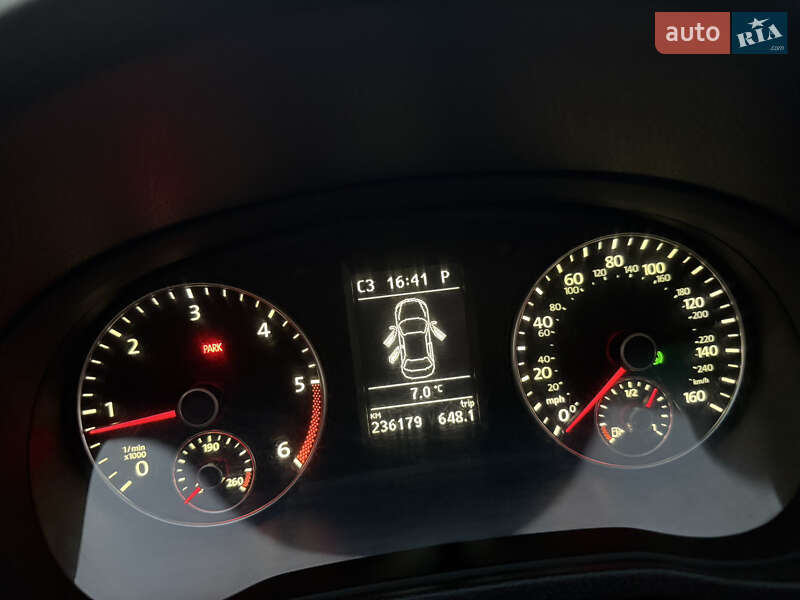 Седан Volkswagen Passat 2011 в Львові