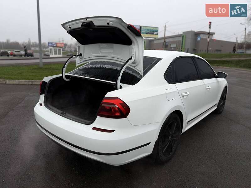Седан Volkswagen Passat 2016 в Кривом Роге