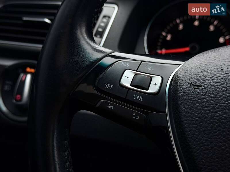 Седан Volkswagen Passat 2016 в Кривом Роге