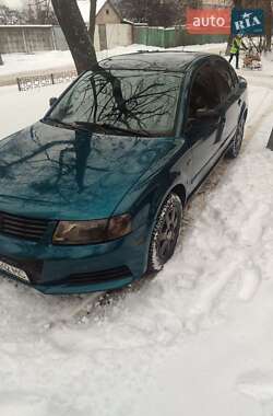 Седан Volkswagen Passat 1998 в Киеве