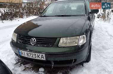 Універсал Volkswagen Passat 1998 в Рокитному