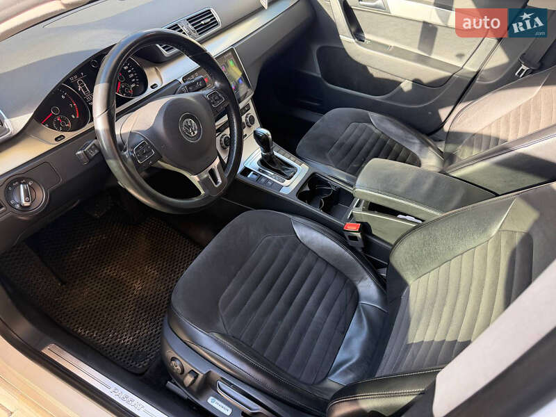 Седан Volkswagen Passat 2012 в Одессе