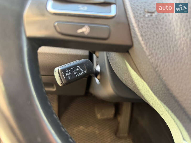 Седан Volkswagen Passat 2012 в Одессе