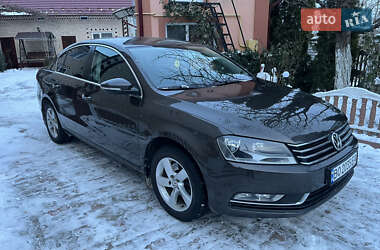 Седан Volkswagen Passat 2012 в Хоросткові