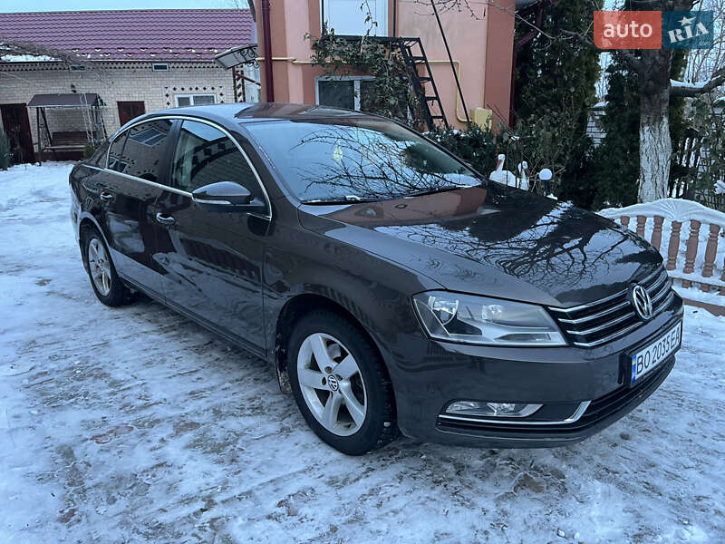 Седан Volkswagen Passat 2012 в Хоросткове фото Седан Volkswagen Passat 2012 в Хоросткове