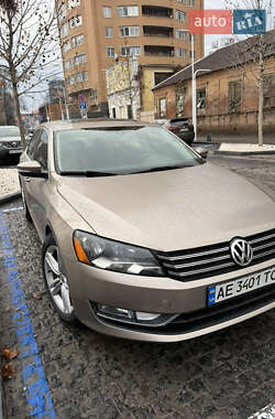 Седан Volkswagen Passat 2014 в Днепре