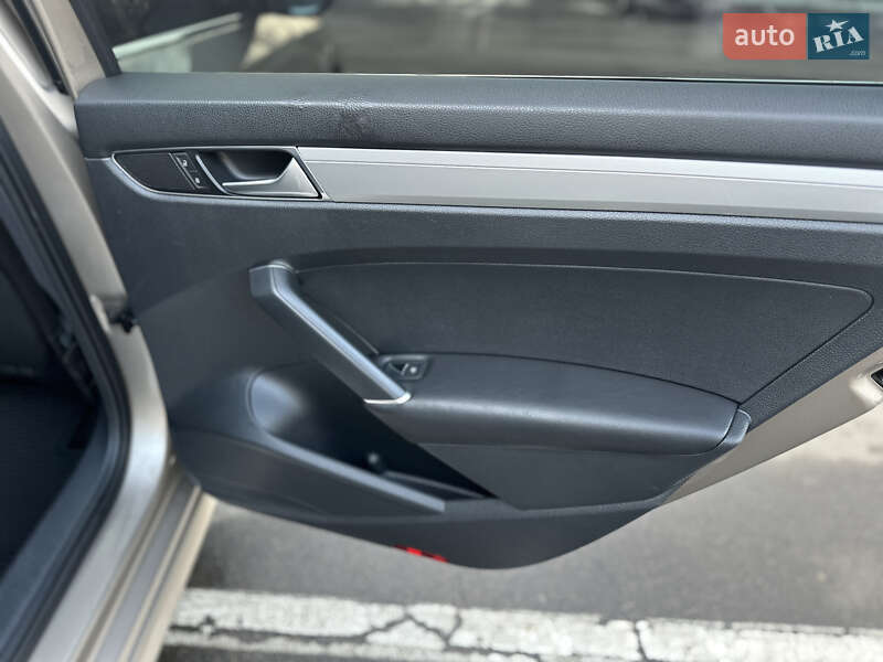 Седан Volkswagen Passat 2015 в Одессе фото 25 Седан Volkswagen Passat 2015 в Одессе