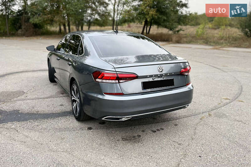 Седан Volkswagen Passat 2021 в Киеве