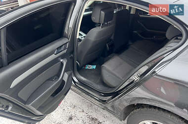 Седан Volkswagen Passat 2018 в Киеве