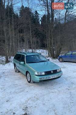 Универсал Volkswagen Passat 1994 в Сколе