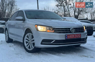 Седан Volkswagen Passat 2018 в Днепре