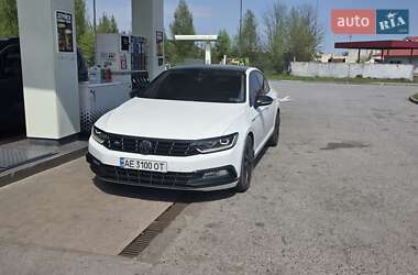 Седан Volkswagen Passat 2015 в Кривом Роге