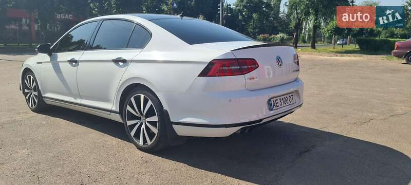 Седан Volkswagen Passat 2015 в Кривом Роге