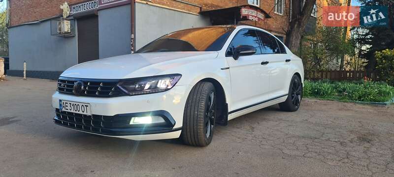 Седан Volkswagen Passat 2015 в Кривом Роге