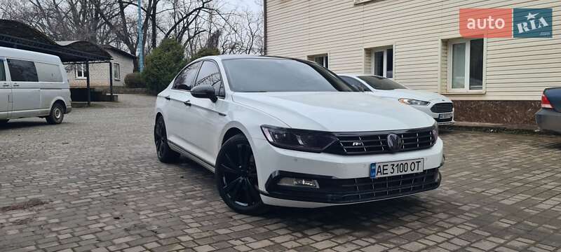 Седан Volkswagen Passat 2015 в Кривом Роге