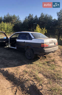 Седан Volkswagen Passat 1988 в Люботине