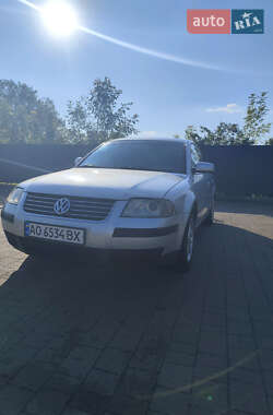 Седан Volkswagen Passat 2002 в Ужгороді