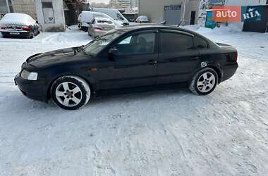 Седан Volkswagen Passat 1998 в Києві