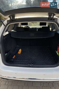 Універсал Volkswagen Passat 2011 в Дніпрі