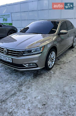 Седан Volkswagen Passat 2017 в Києві
