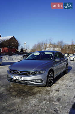 Седан Volkswagen Passat 2020 в Києві