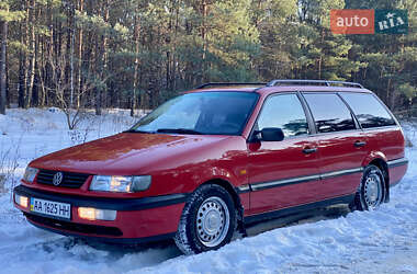 Універсал Volkswagen Passat 1994 в Богодухіву