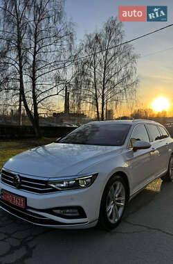 Универсал Volkswagen Passat 2021 в Тернополе